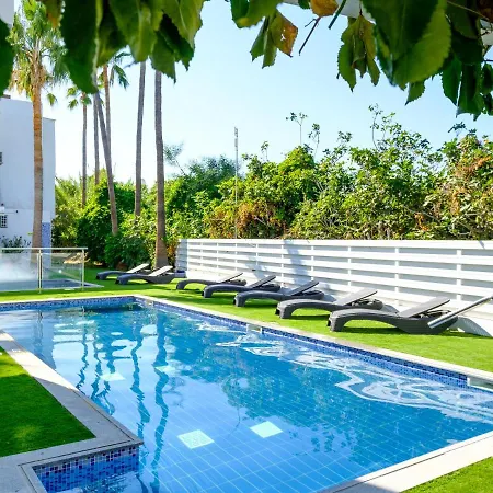 Modern And Perfectly Planned Vacation Home For Two In Ayia Napa All Yours Daire